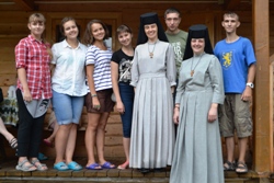 Молодь з Харкова перебуває на Львівщині.(ФОТО)